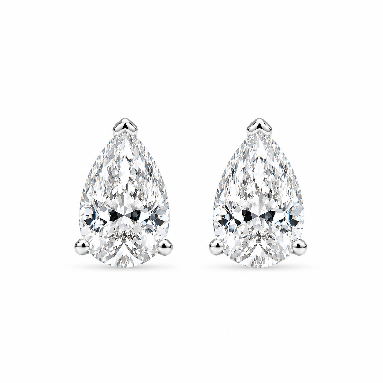 Brinco Gota em Prata e Moissanite