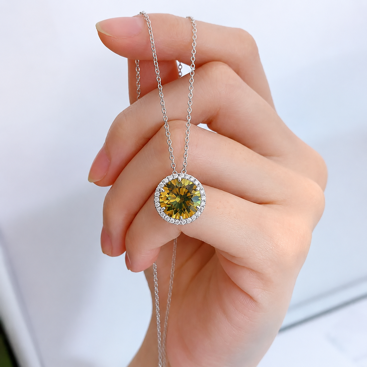 Colar Mandala em Prata 925 e Moissanite de 5CT