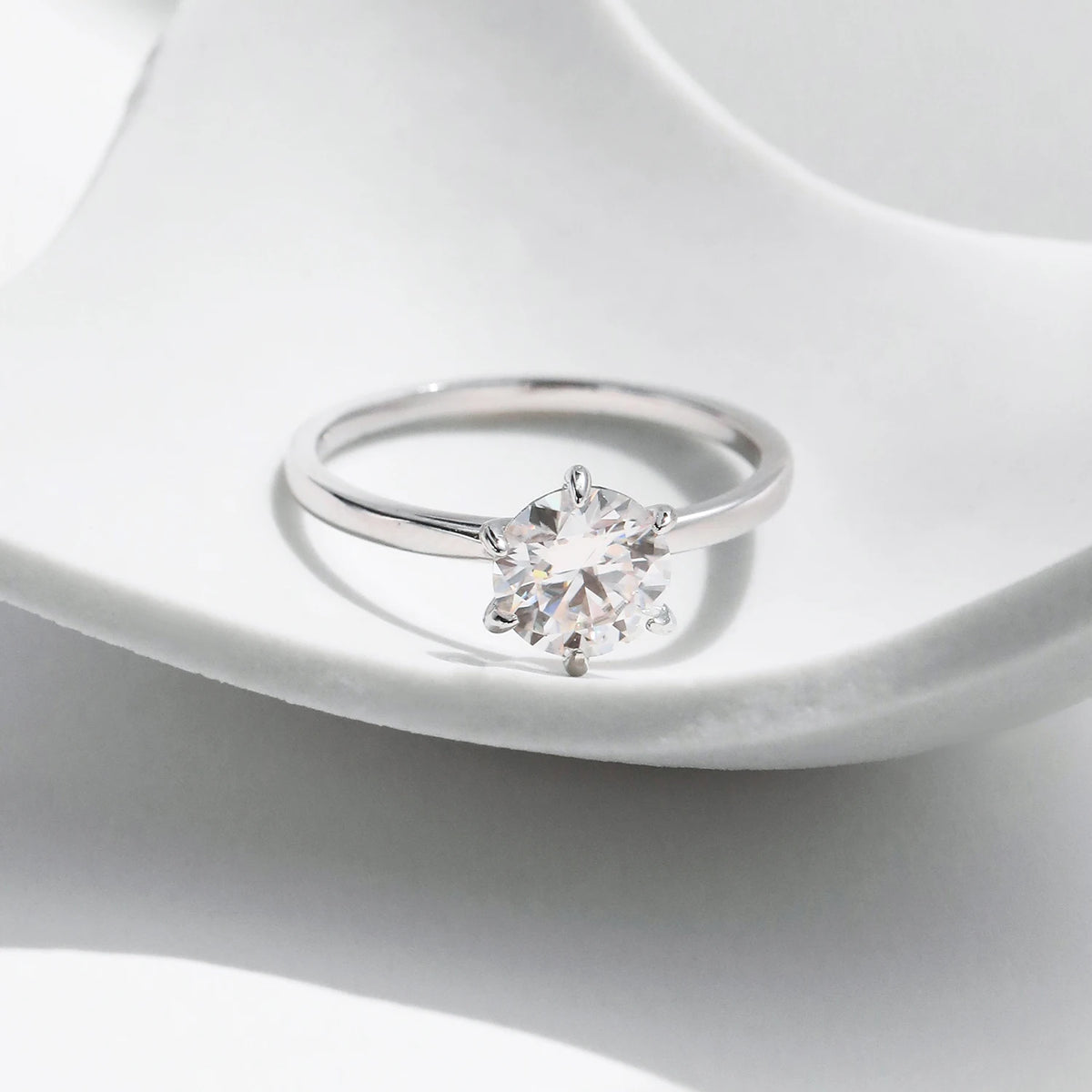 Solitário Clássico em Prata 925 e Moissanite