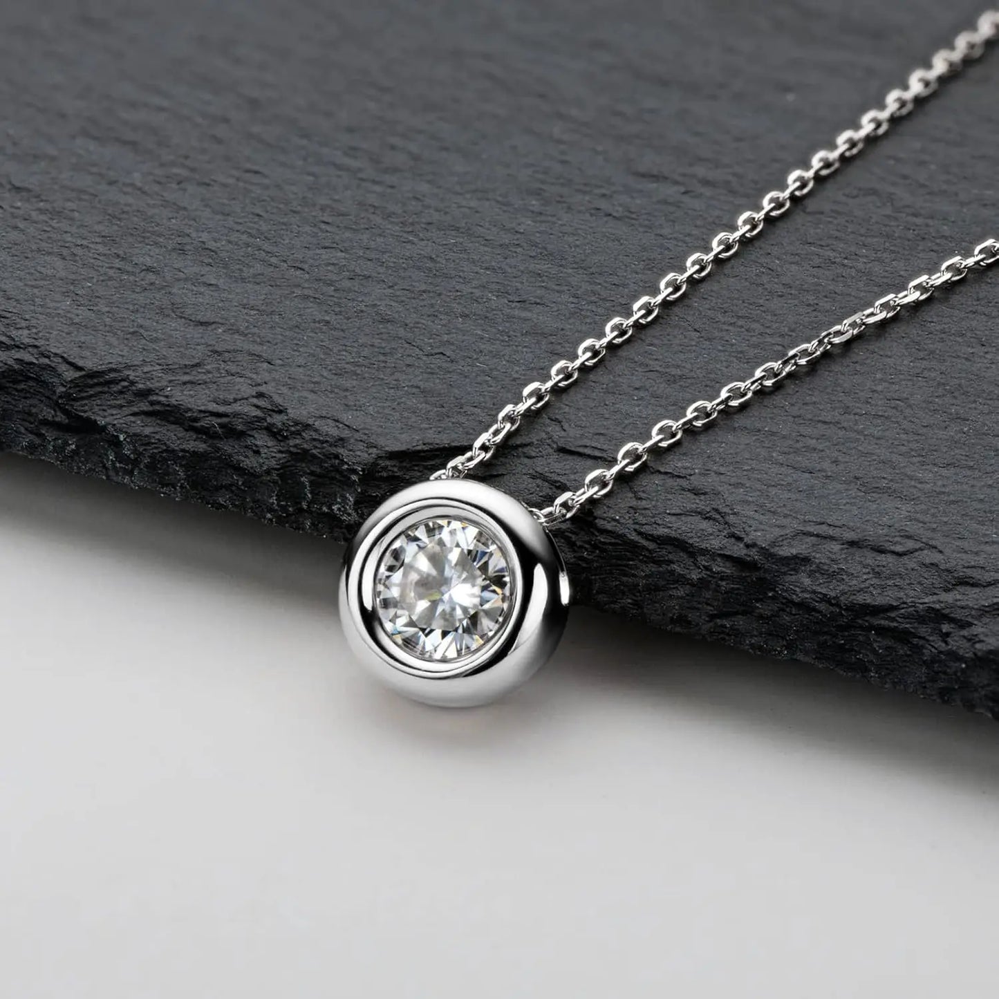 Colar Ponto de Luz Flower em Prata 925 e Moissanite